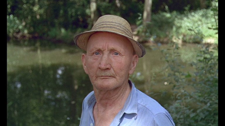 Screen capture from Le bonheur