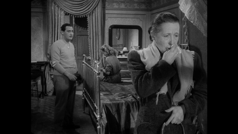 Screen capture from Essential Fellini