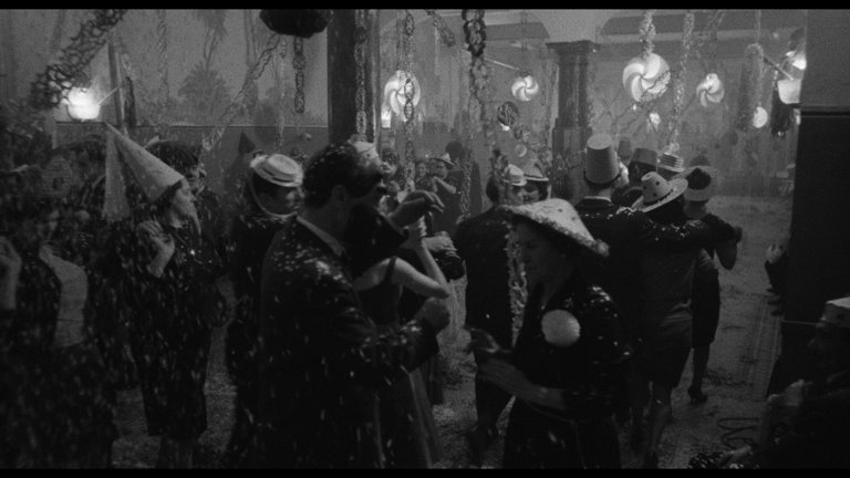 Screen capture from Il posto + I fidanzati