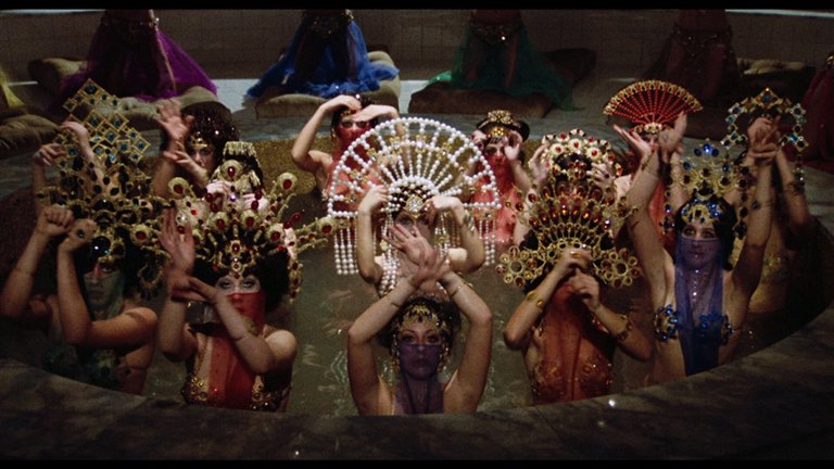 Screen capture from Essential Fellini