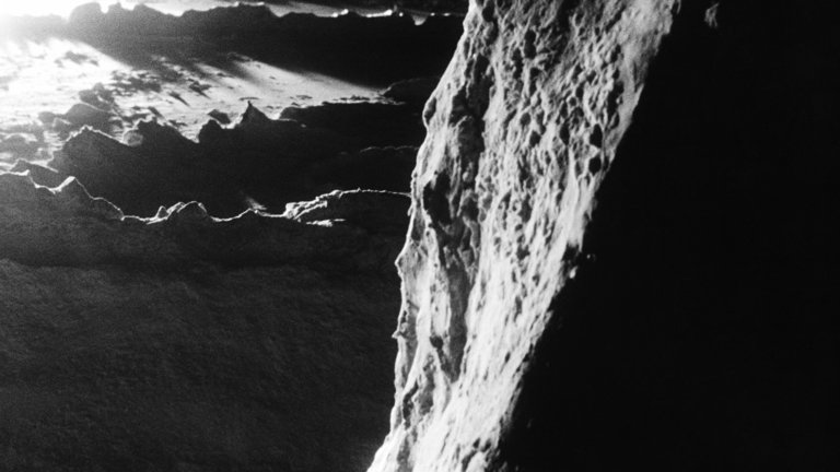Screen capture from Moonage Daydream