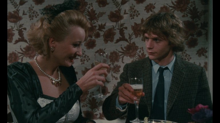 Screen capture from Cop Au Vin (Poulet au vinaigre)