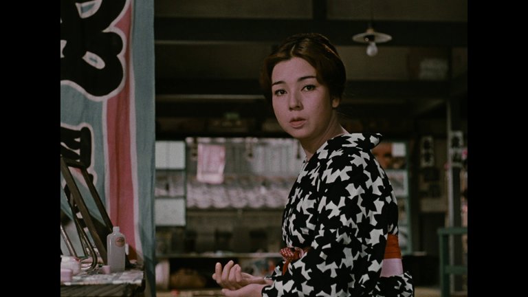 Screen capture from A Story of Floating Weeds / Floating Weeds: Two Films by Yasujiro Ozu