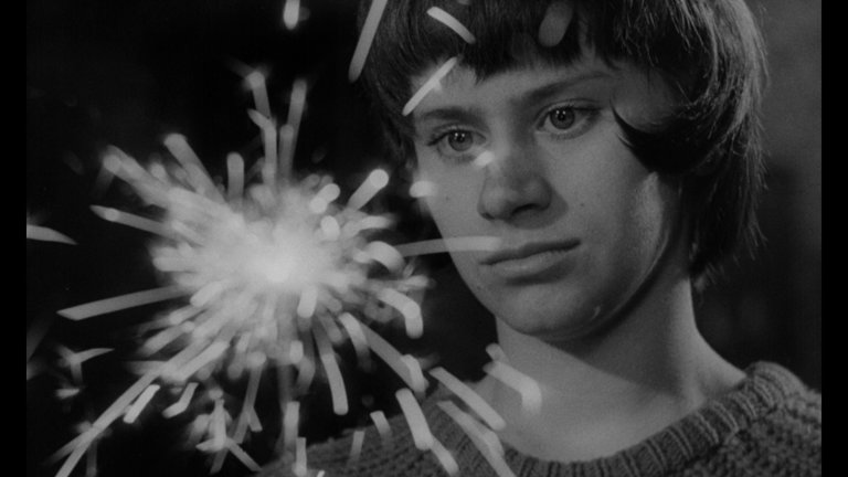 Screen capture from A Taste of Honey