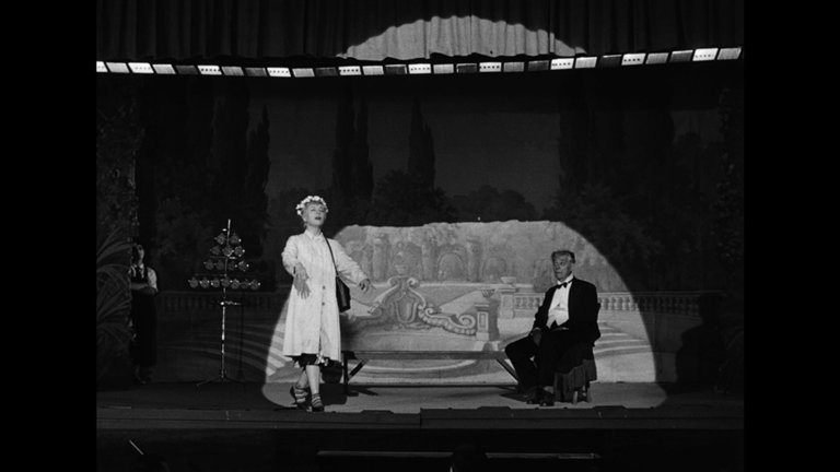 Screen capture from Essential Fellini