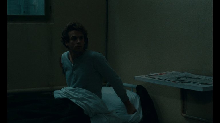 Screen capture from L'argent