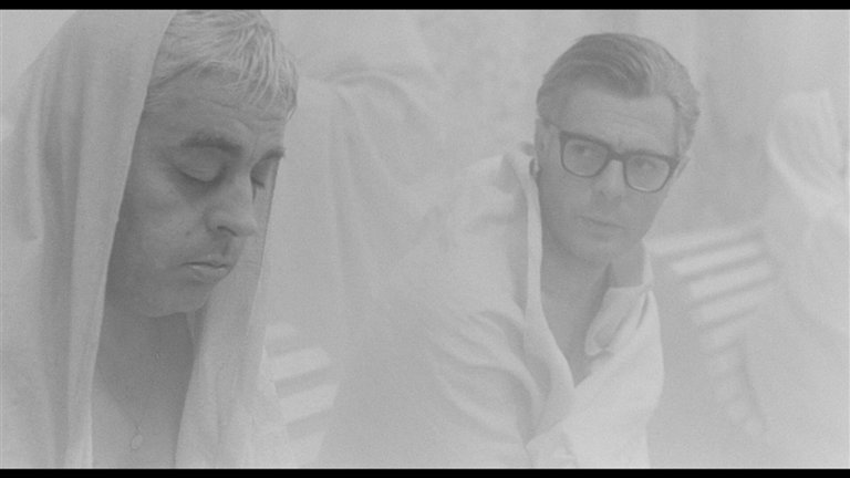 Screen capture from Essential Fellini