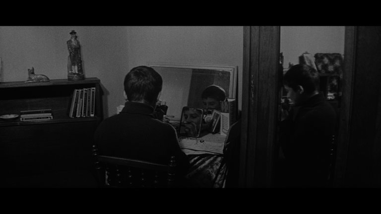 Screen capture from The 400 Blows with Antoine and Colette