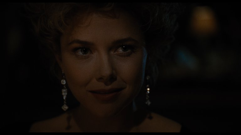 Screen capture from The Grifters