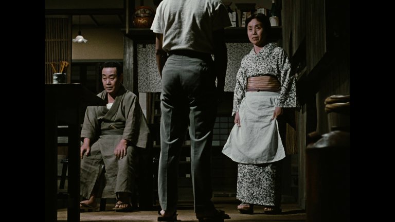 Screen capture from A Story of Floating Weeds / Floating Weeds: Two Films by Yasujiro Ozu