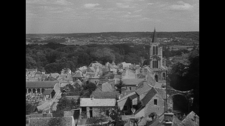 Screen capture from Le Corbeau
