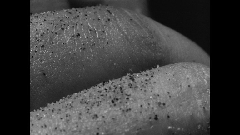 Screen capture from Woman in the Dunes