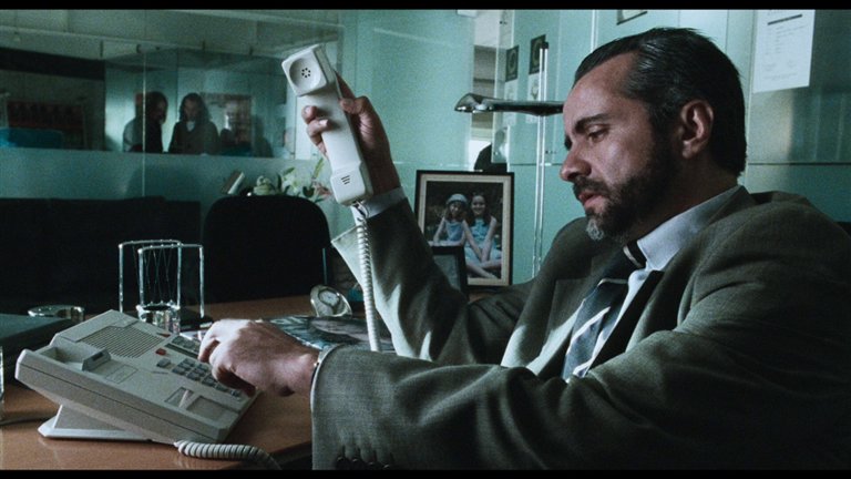 Screen capture from Amores perros