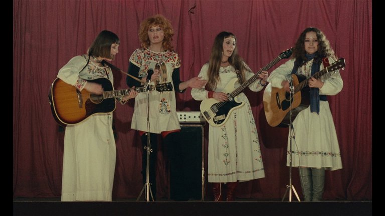 Screen capture from One Sings, the Other Doesn't