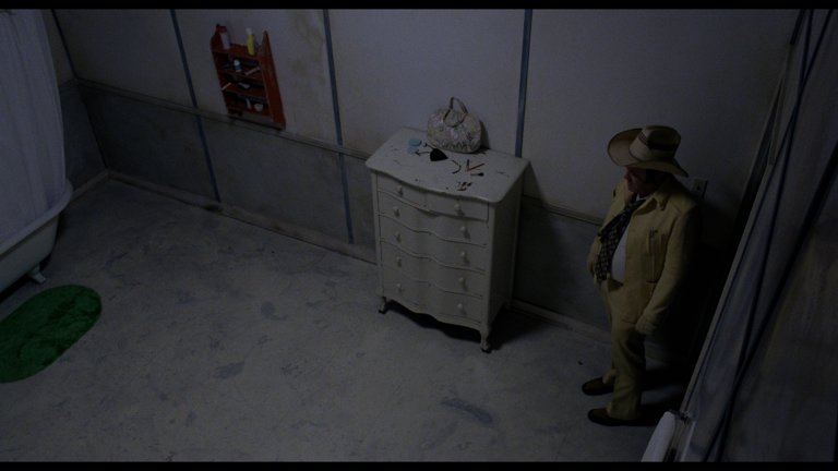 Screen capture from Blood Simple