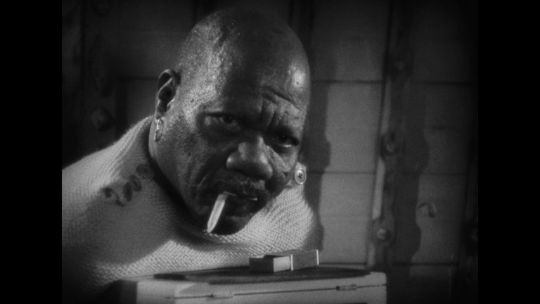 Screen capture from Freaks / The Unknown / The Mystic: Tod Browning’s Sideshow Shockers