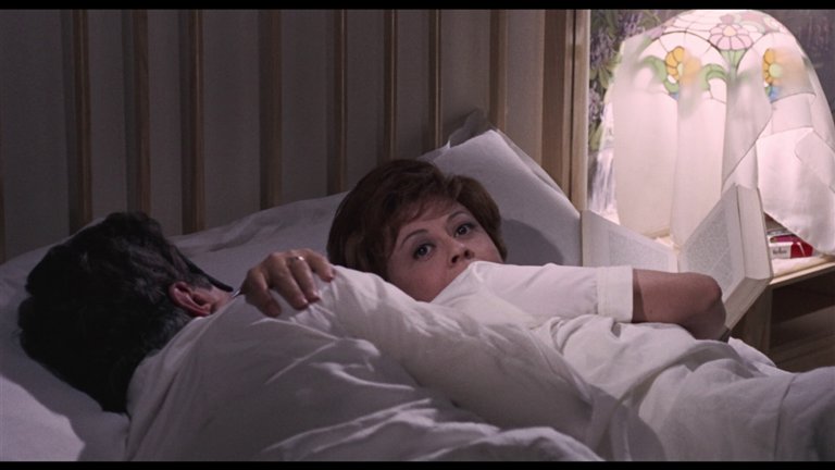 Screen capture from Essential Fellini