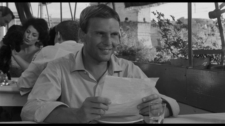 Screen capture from Commedia all'italiana