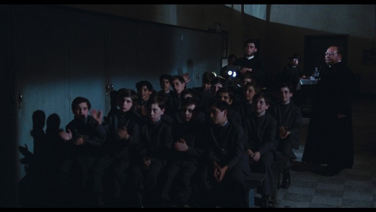 Screen capture from Essential Fellini
