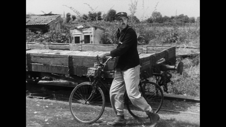 Screen capture from Jour de fête