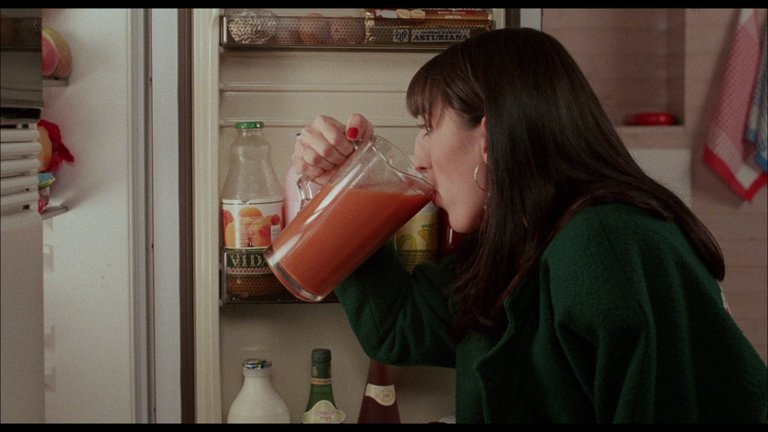 Screen capture from Women on the Verge of a Nervous Breakdown
