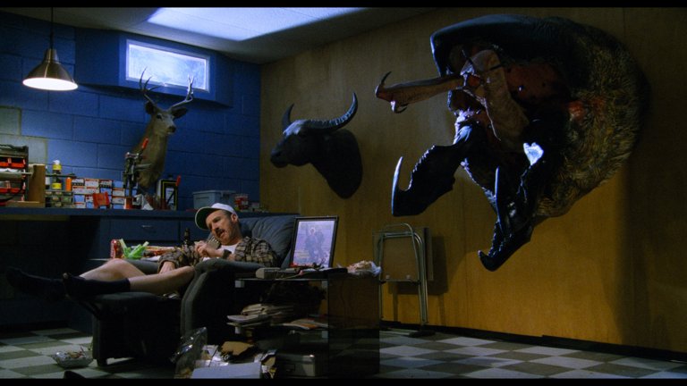 Screen capture from Tremors 2: Aftershocks