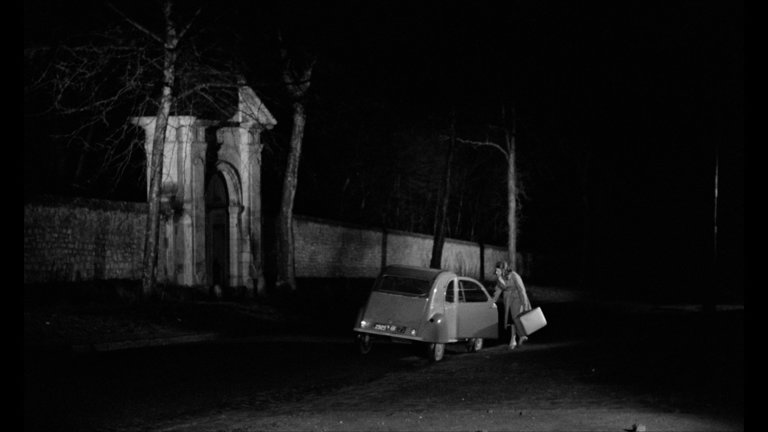 Screen capture from Eyes Without a Face