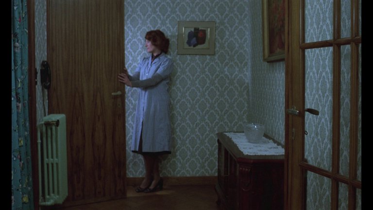 Screen capture from Jeanne Dielman, 23, quai du Commerce, 1080 Bruxelles