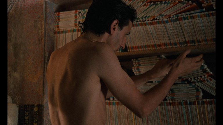Screen capture from Tchao pantin