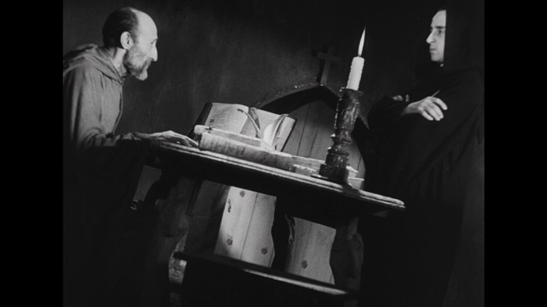 Screen capture from Pixote / Dos monjes
