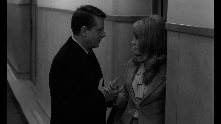 Screen capture from La peau douce