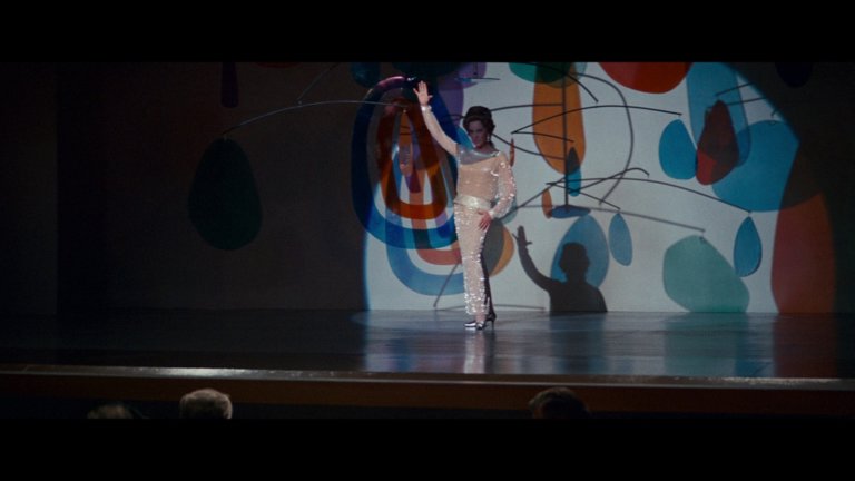 Screen capture from Valley of the Dolls