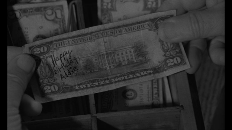 Screen capture from Paper Moon