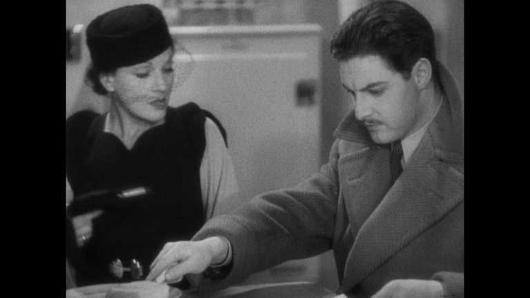 Screen capture from The 39 Steps