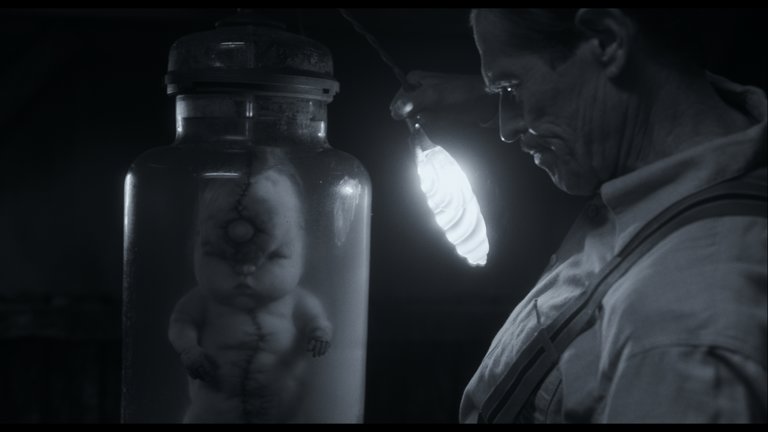 Screen capture from Nightmare Alley