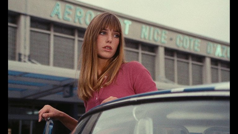 Screen capture from La piscine