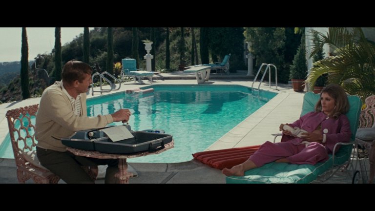 Screen capture from Valley of the Dolls