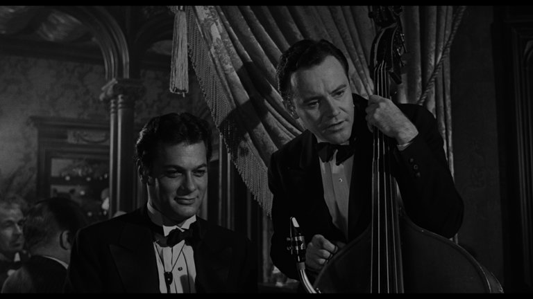 Screen capture from Some Like It Hot