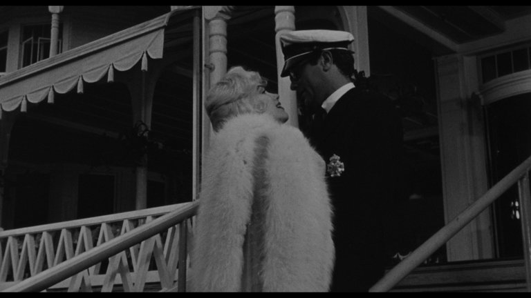 Screen capture from Some Like It Hot