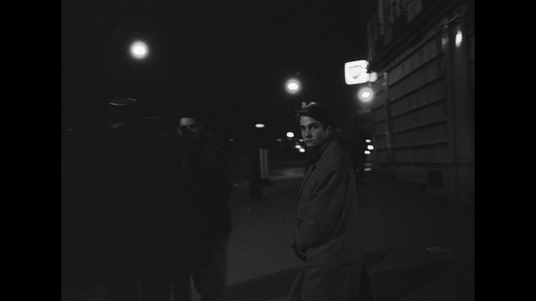 Screen capture from Masculin féminin