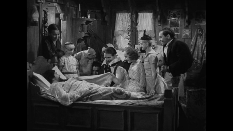 Screen capture from Freaks / The Unknown / The Mystic: Tod Browning’s Sideshow Shockers