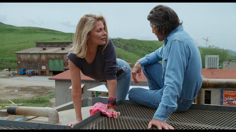 Screen capture from Tremors 2: Aftershocks