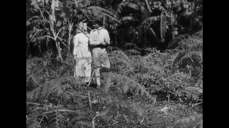 Screen capture from Sambizanga / Prisioneros de la tierra