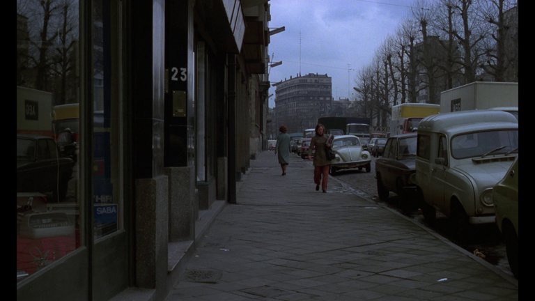 Screen capture from Jeanne Dielman, 23, quai du Commerce, 1080 Bruxelles