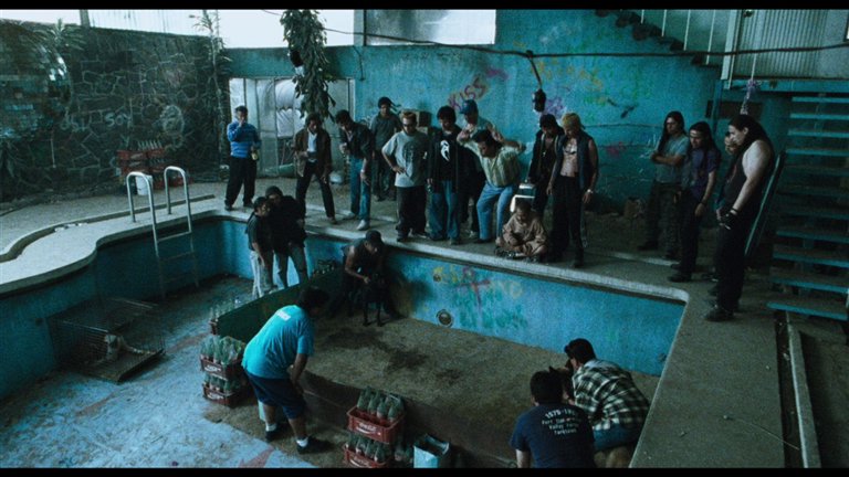 Screen capture from Amores perros