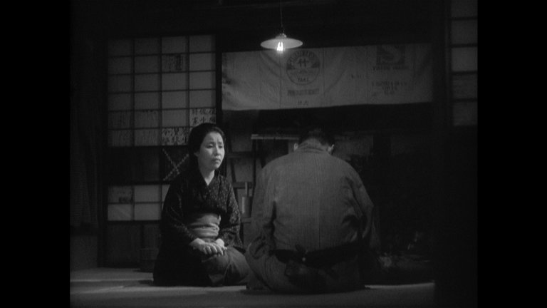 Screen capture from A Story of Floating Weeds / Floating Weeds: Two Films by Yasujiro Ozu