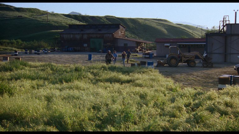 Screen capture from Tremors 2: Aftershocks