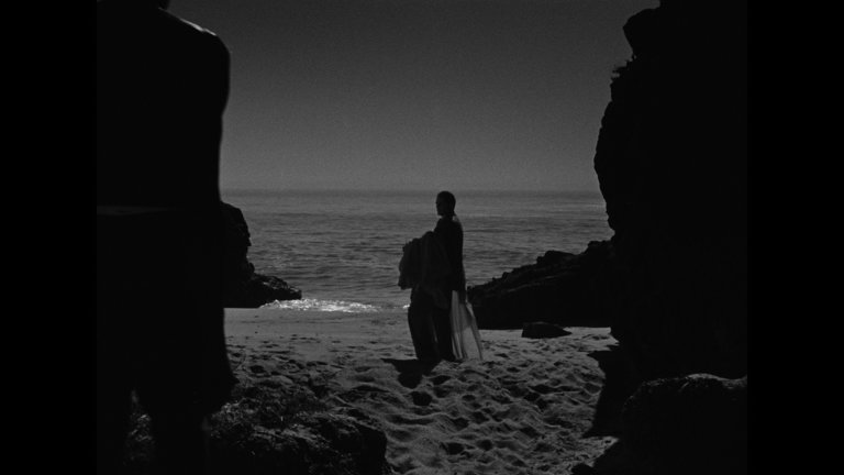 Screen capture from I Walked with a Zombie / The Seventh Victim: Produced by Val Lewton