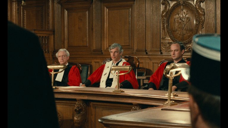 Screen capture from L'argent