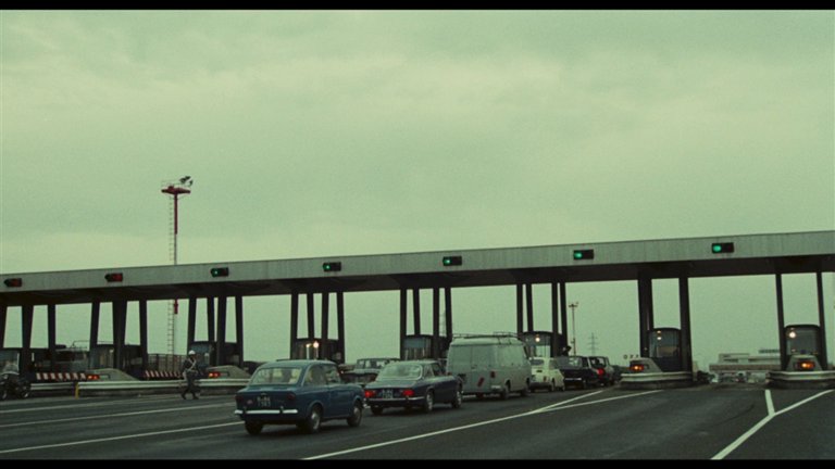 Screen capture from Essential Fellini